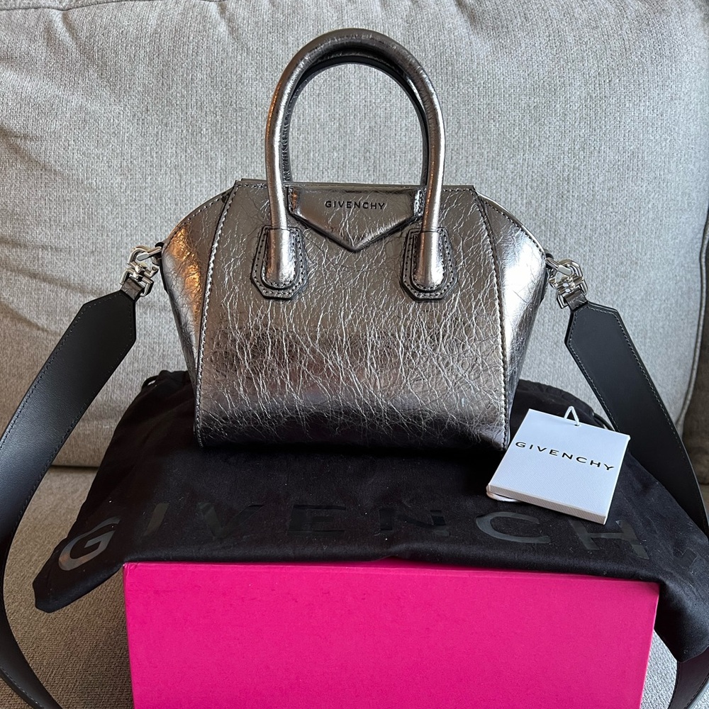 (SOLD) Givenchy Toy Antigona Bag